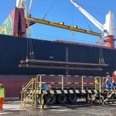 Port Hoisting of Steel Rails Port Hoisting of Steel Rails