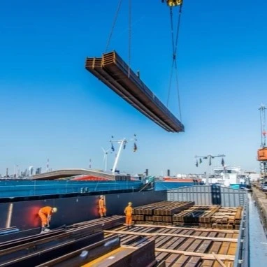 Port Hoisting of Steel Rails Port Hoisting of Steel Rails